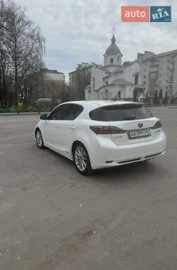 Хэтчбек Lexus CT 2011 в 