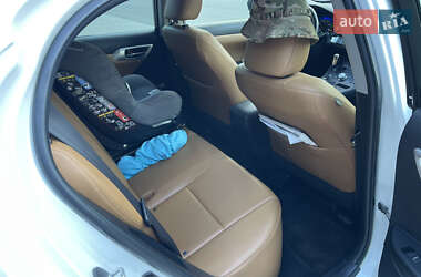 Хэтчбек Lexus CT 2012 в 