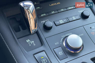 Хэтчбек Lexus CT 2012 в 