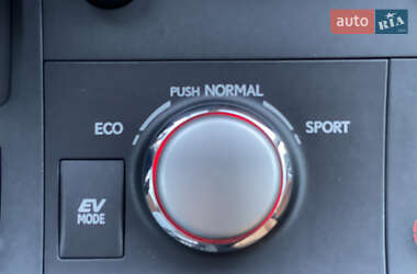 Хэтчбек Lexus CT 2012 в 