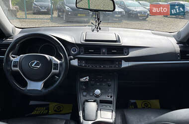 Хетчбек Lexus CT 2012 в 