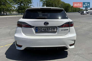 Хетчбек Lexus CT 2015 в 