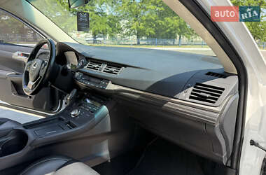 Хетчбек Lexus CT 2015 в 