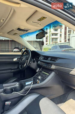 Хэтчбек Lexus CT 2014 в 