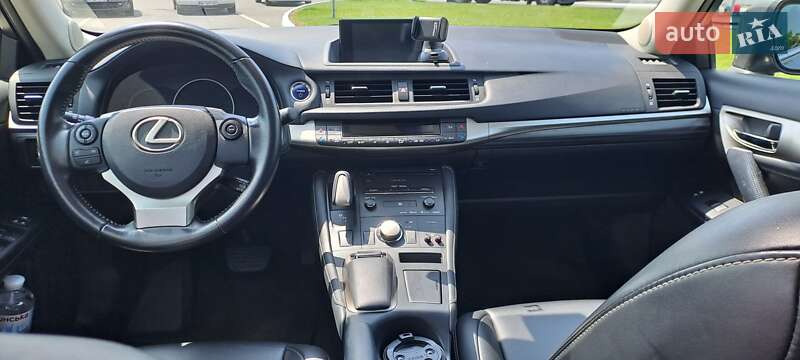 Хэтчбек Lexus CT 2016 в Киеве