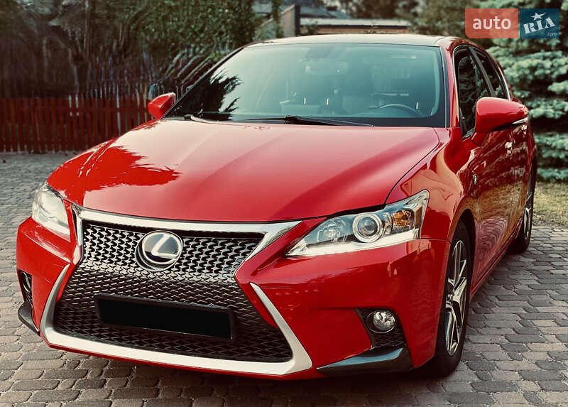 Хэтчбек Lexus CT 2014 в 