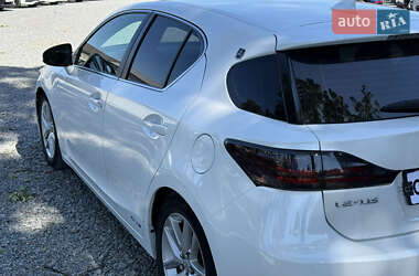 Хетчбек Lexus CT 2015 в 