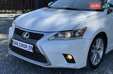 Хетчбек Lexus CT 2015 в 