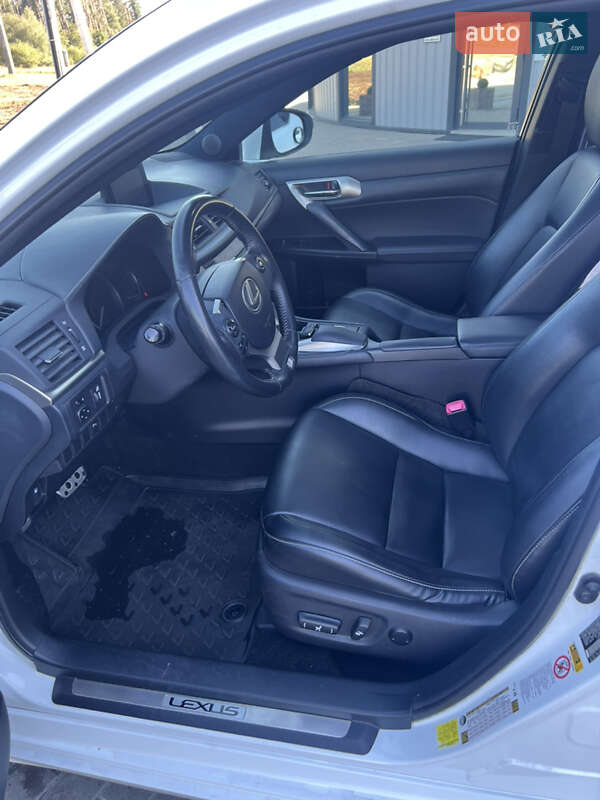 Хэтчбек Lexus CT 2015 в Киеве