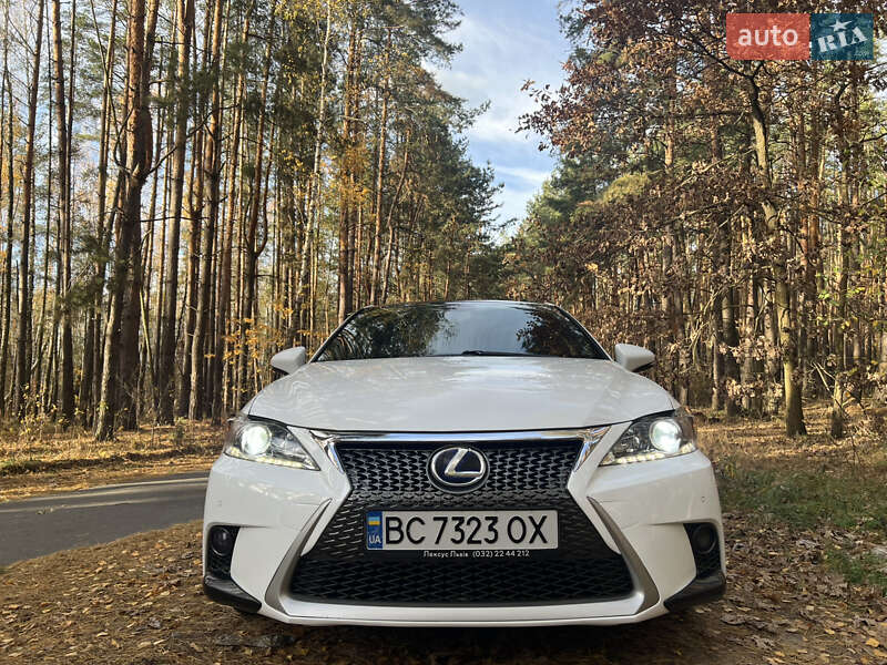 Хэтчбек Lexus CT 2015 в Киеве