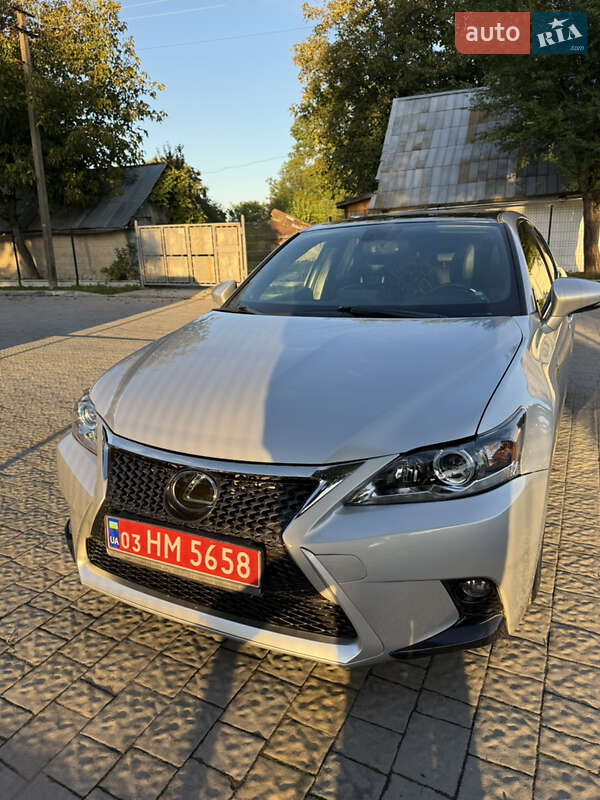 Хэтчбек Lexus CT 2015 в Львове