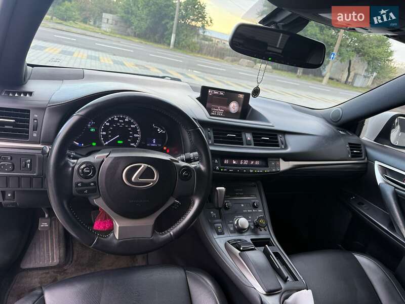 Хэтчбек Lexus CT 2014 в Южноукраинске
