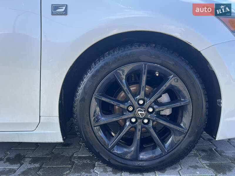 Хэтчбек Lexus CT 2012 в Радехове
