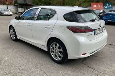 Хэтчбек Lexus CT 2011 в 