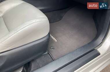 Хэтчбек Lexus CT 2011 в 