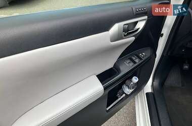 Хэтчбек Lexus CT 2011 в 