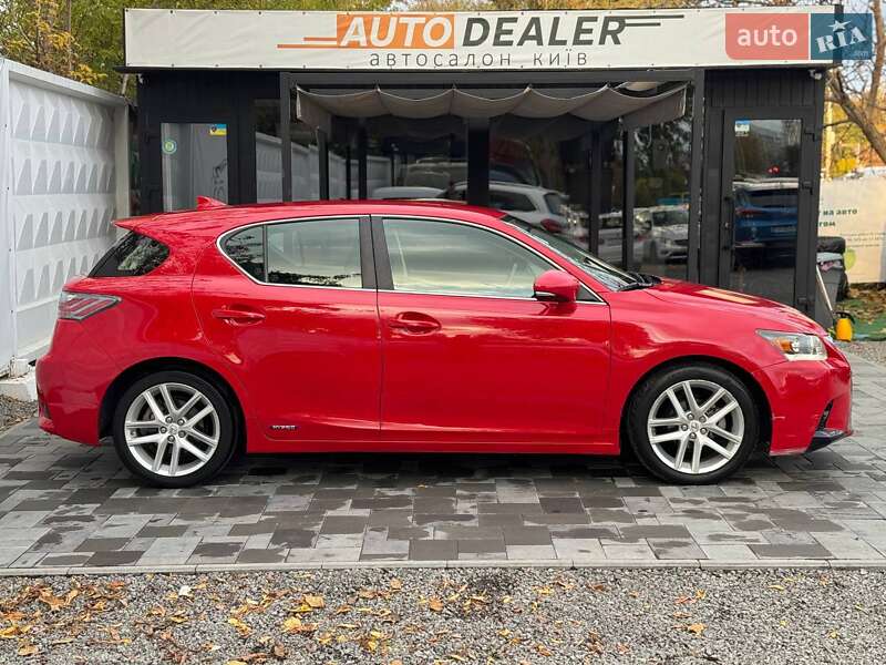 Хэтчбек Lexus CT 2017 в Киеве