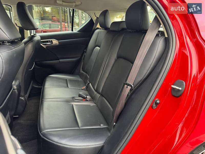 Хэтчбек Lexus CT 2017 в Киеве