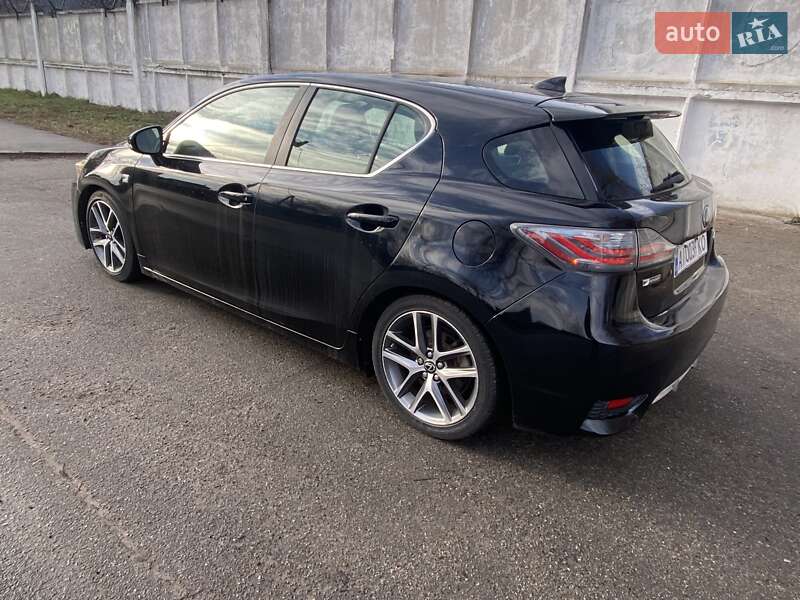 Хэтчбек Lexus CT 2015 в Киеве