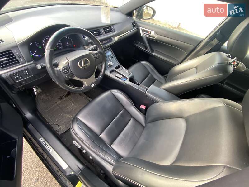 Хэтчбек Lexus CT 2015 в Киеве