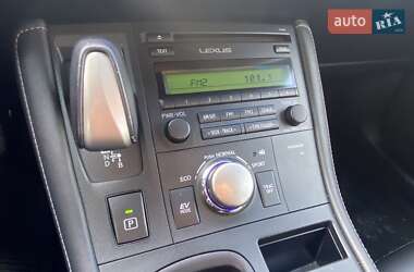 Хэтчбек Lexus CT 2015 в 
