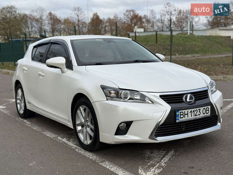 Хэтчбек Lexus CT 2015 в Киеве