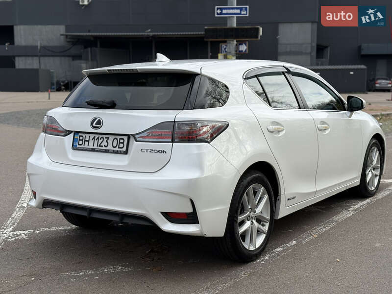 Хэтчбек Lexus CT 2015 в Киеве