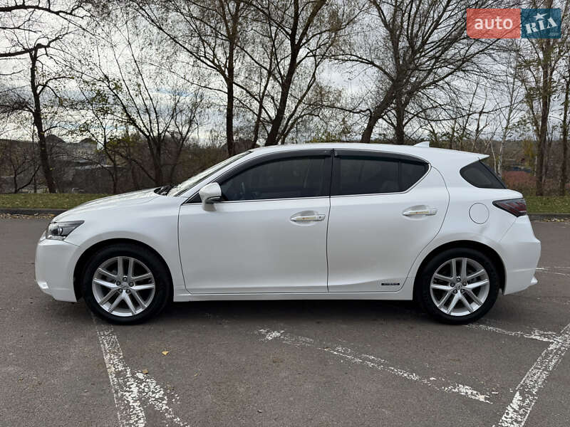 Хэтчбек Lexus CT 2015 в Киеве