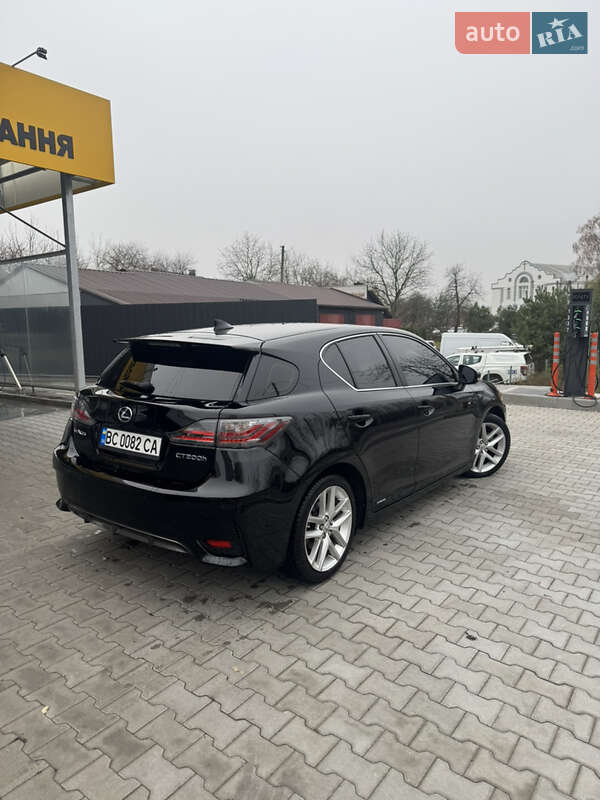 Хэтчбек Lexus CT 2015 в Луцке