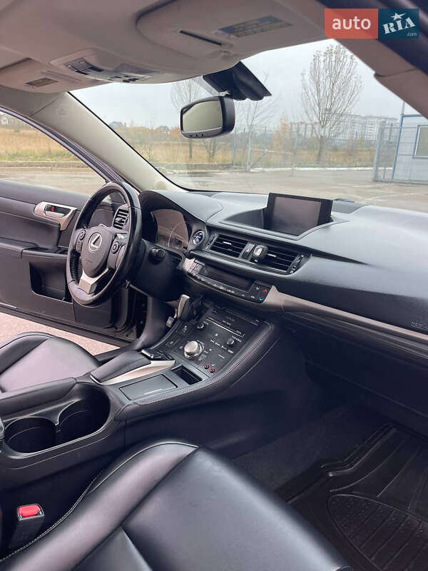 Хэтчбек Lexus CT 2016 в Киеве