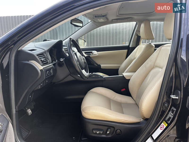 Хетчбек Lexus CT 2011 в Луцьку