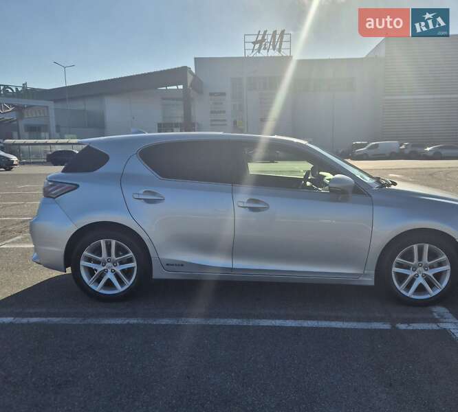 Хэтчбек Lexus CT 2015 в Киеве