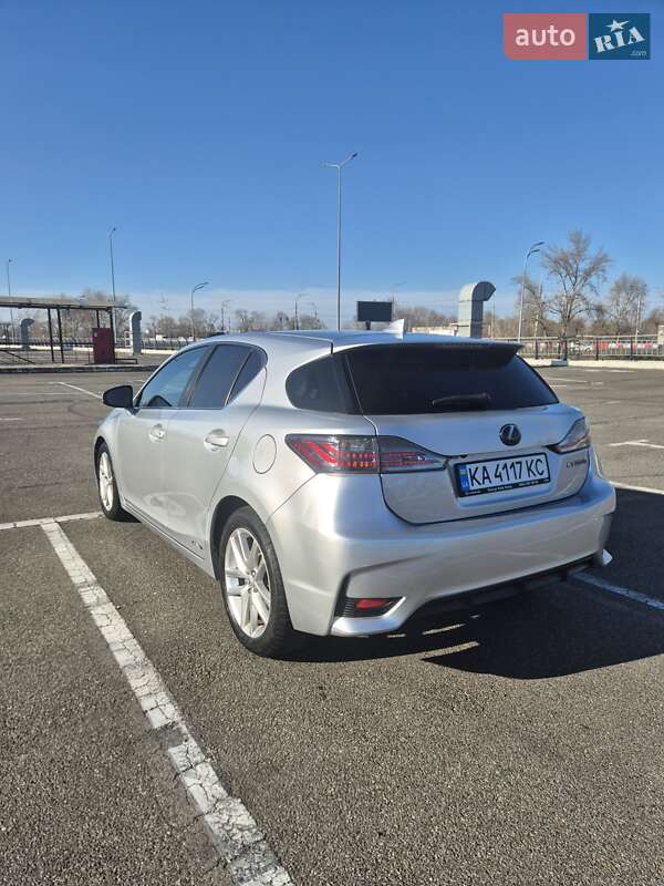 Хэтчбек Lexus CT 2015 в Киеве
