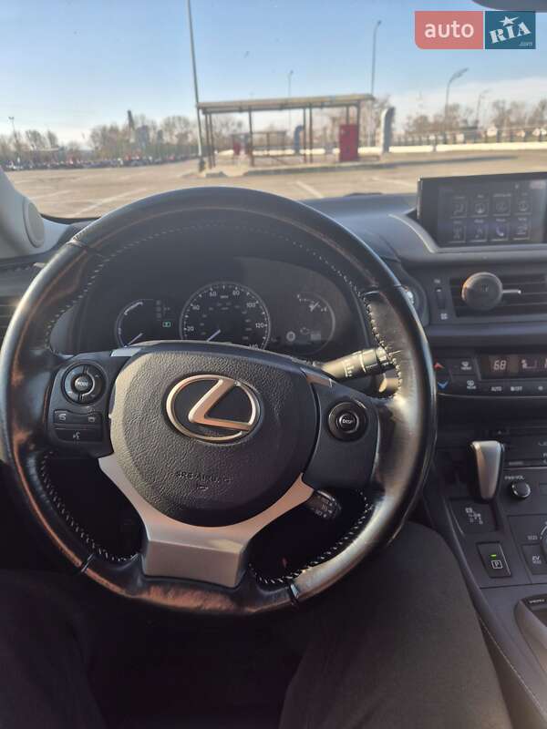 Хэтчбек Lexus CT 2015 в Киеве