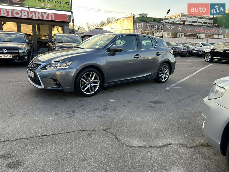 Хэтчбек Lexus CT 2017 в Киеве