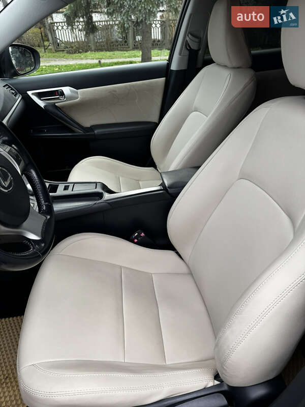Хэтчбек Lexus CT 2011 в Николаеве