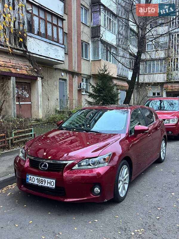 Хэтчбек Lexus CT 2012 в Мукачево