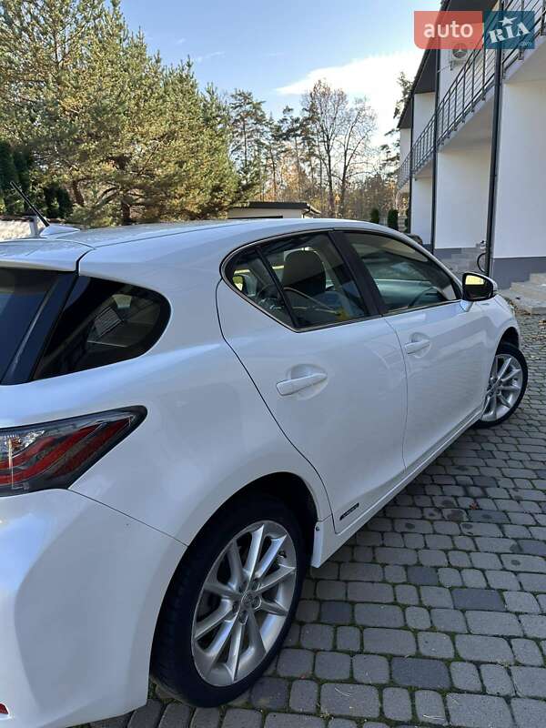 Хэтчбек Lexus CT 2013 в Львове