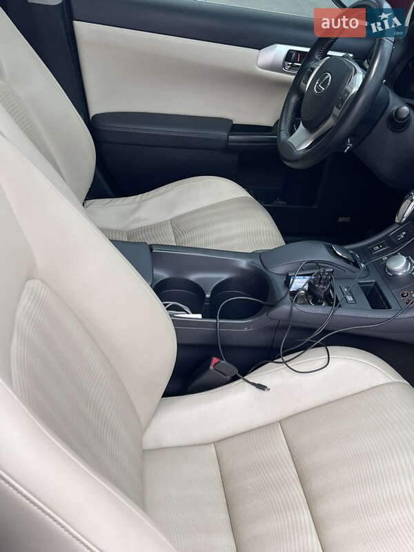 Хэтчбек Lexus CT 2011 в Одессе