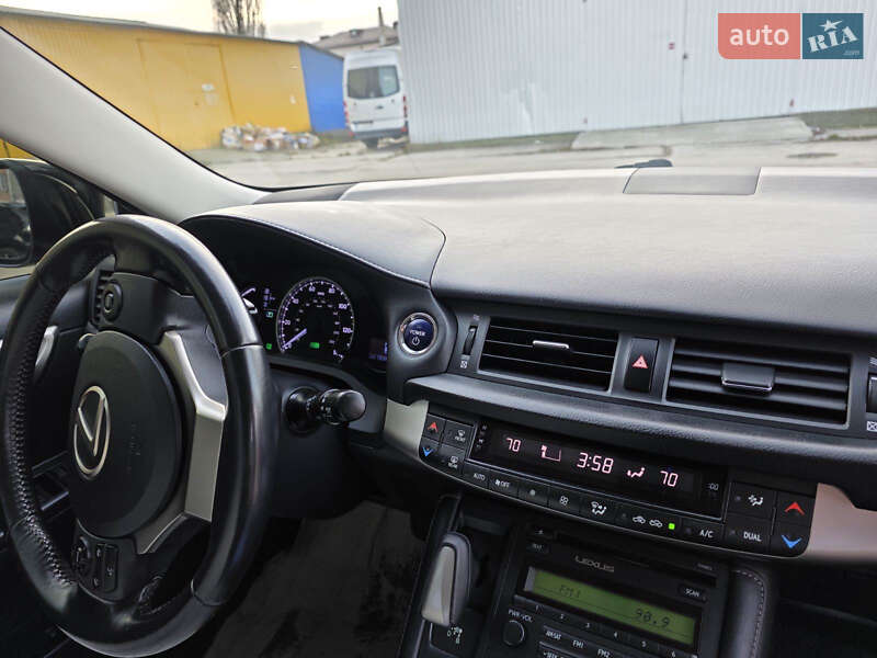 Хетчбек Lexus CT 2015 в Рівному