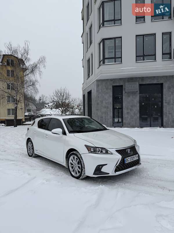 Хэтчбек Lexus CT 2012 в Львове