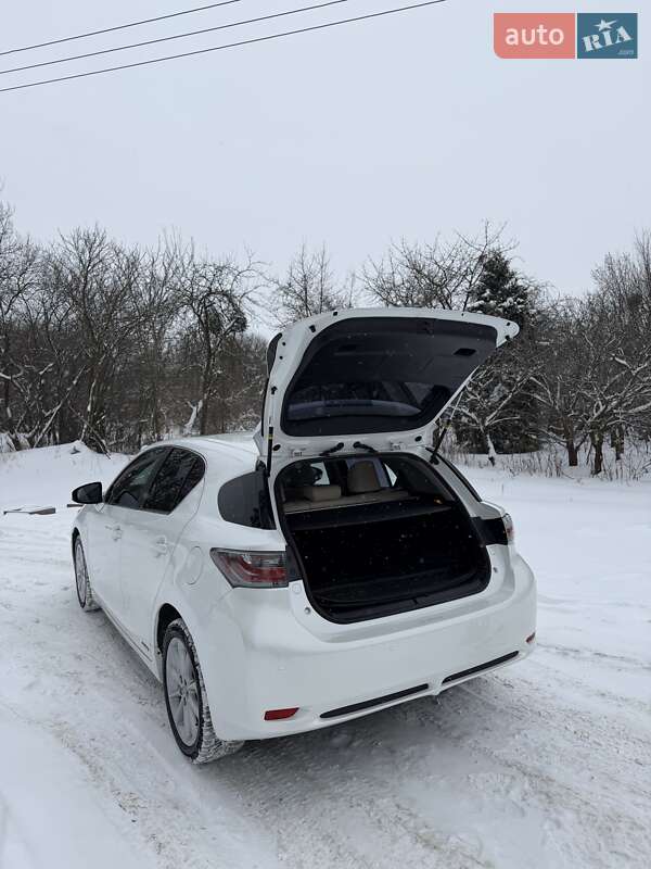 Хэтчбек Lexus CT 2012 в Львове