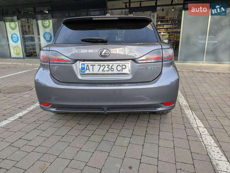 Хэтчбек Lexus CT 2012 в Ивано-Франковске