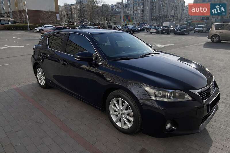 Хэтчбек Lexus CT 2011 в Киеве