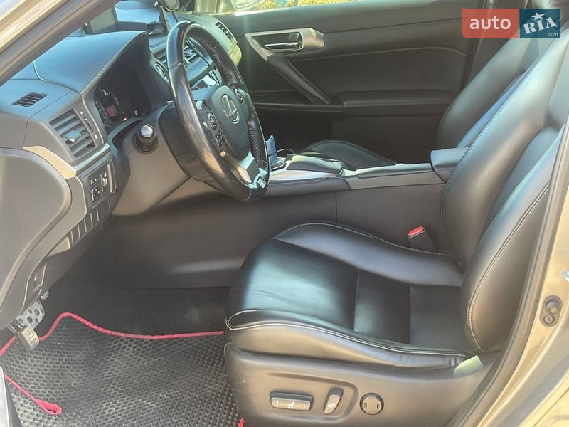 Хэтчбек Lexus CT 2017 в Киеве