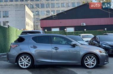 Хэтчбек Lexus CT 2017 в Киеве