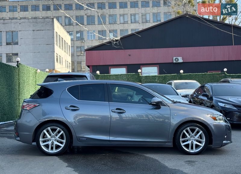 Хэтчбек Lexus CT 2017 в Киеве