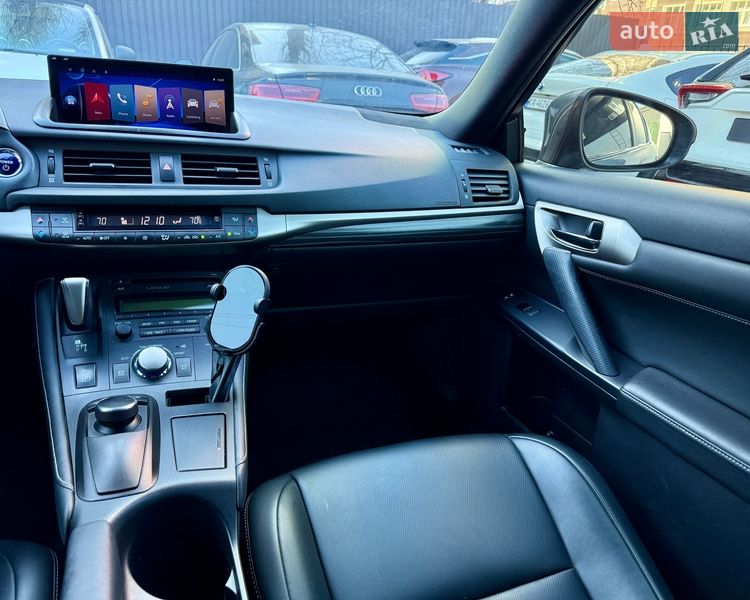 Хэтчбек Lexus CT 2017 в Киеве