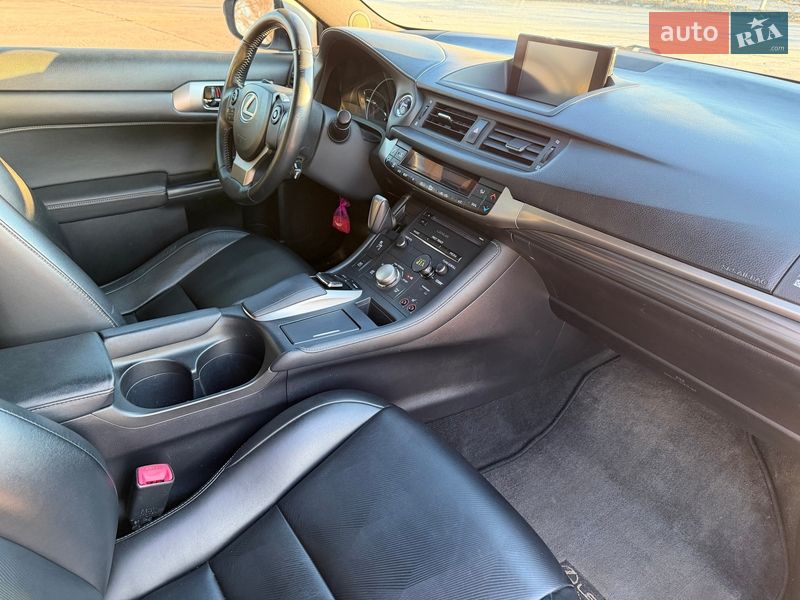 Хэтчбек Lexus CT 2014 в Южноукраинске