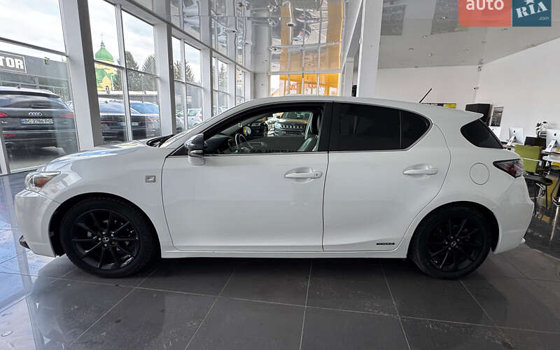 Хэтчбек Lexus CT 2012 в Шептицькому